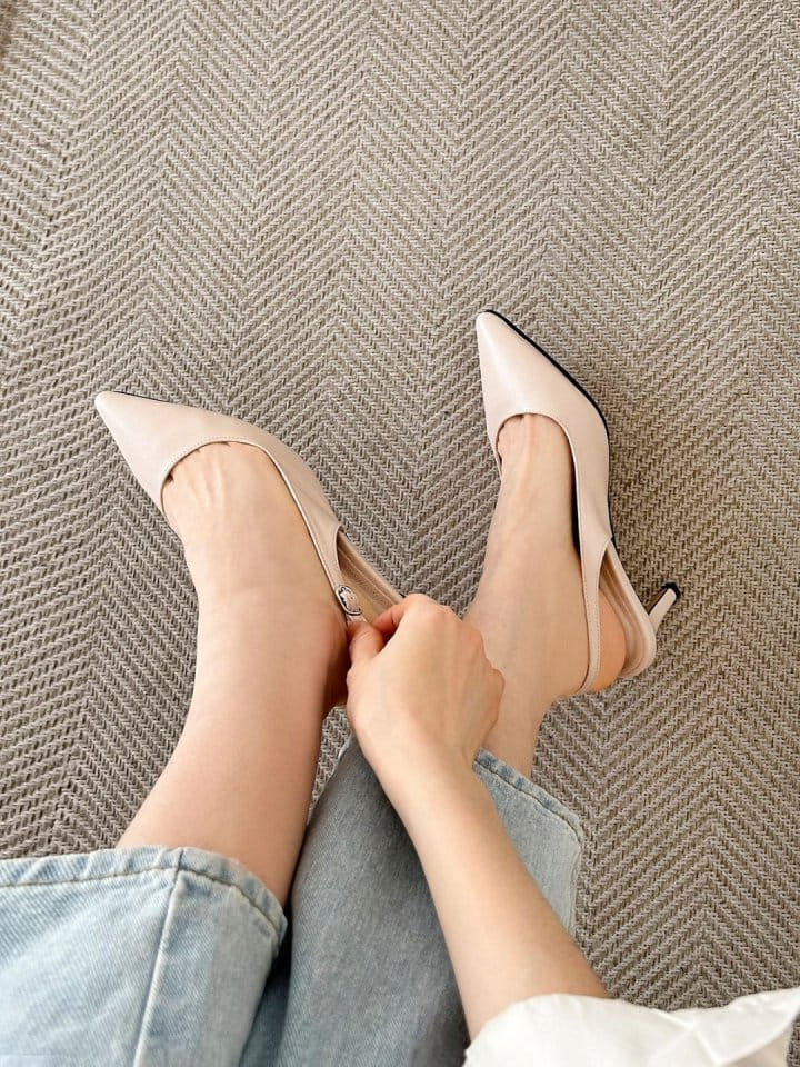 Golden Shoe - Korean Women Fashion - #thatsdarling - 7002 Flats - 7
