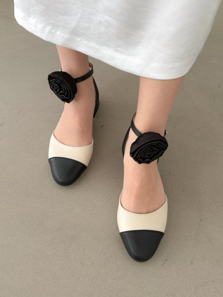 Golden Shoe - Korean Women Fashion - #womensfashion - 3329 Sandals