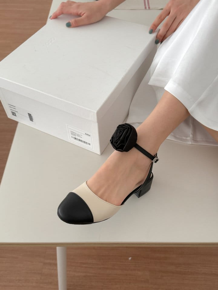 Golden Shoe - Korean Women Fashion - #womensfashion - 3329 Sandals - 3