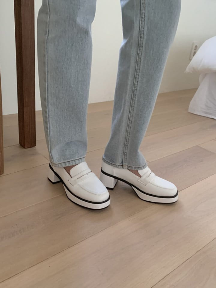 Golden Shoe - Korean Women Fashion - #womensfashion - B8123 Flats - 9