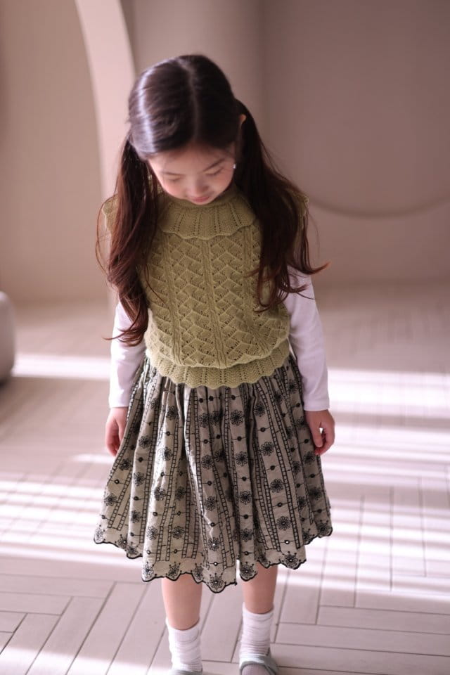 Isis - Korean Children Fashion - #Kfashion4kids - Punching Twiddle Vest - 11