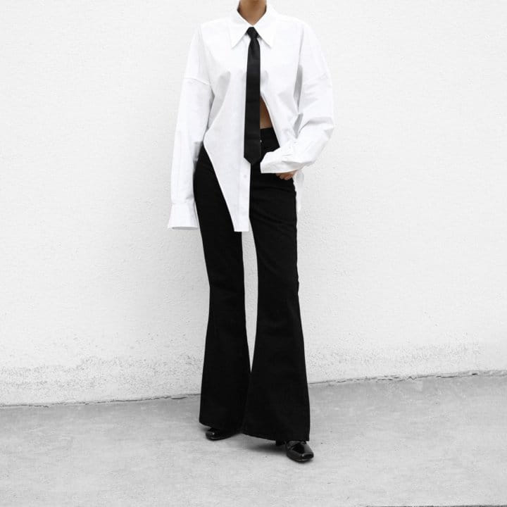 Paper Moon - Korean Women Fashion - #momslook - Classic High Waist Boots Cut Flared Black Jeans - 3
