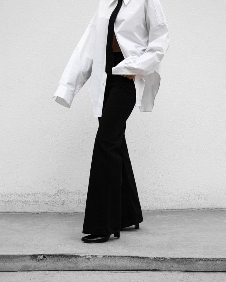 Paper Moon - Korean Women Fashion - #momslook - Classic High Waist Boots Cut Flared Black Jeans - 5