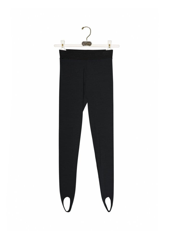 Paper Moon - Korean Women Fashion - #momslook - Stirrup Stretch Leggings - 3