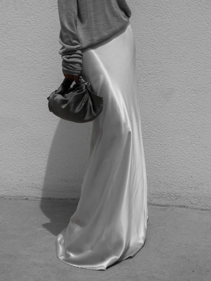 Paper Moon - Korean Women Fashion - #vintagekidsstyle - Silky Satin High Waisted Maxi Flared Skirt - 5