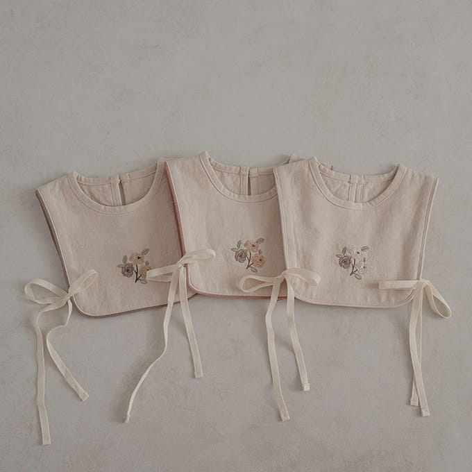 Peekaboo - Korean Baby Fashion - #babyoutfit - Emma Bib