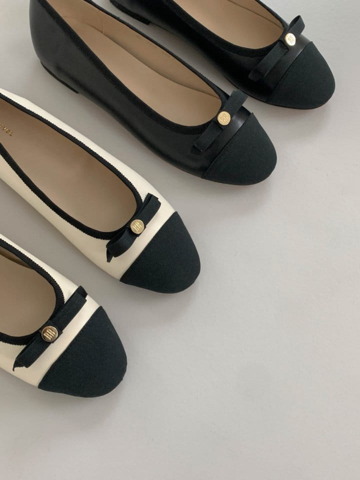 Ssangpa - Korean Women Fashion - #momslook - NV 7417 Flats & Ballerinas - 2