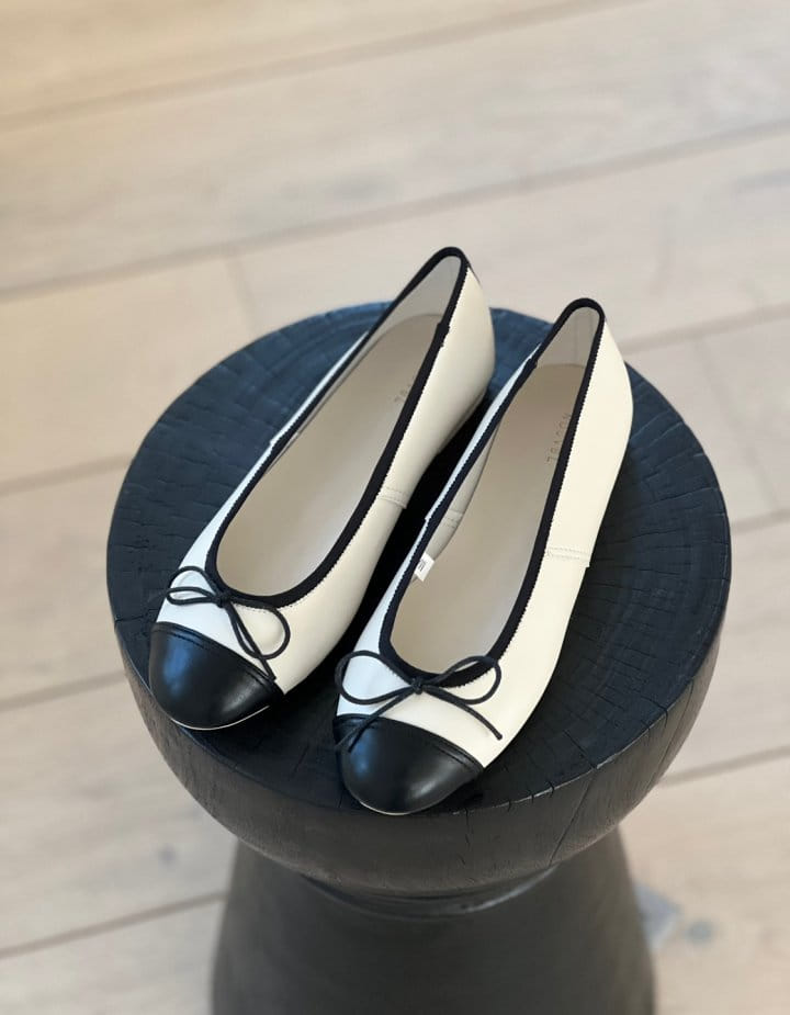Ssangpa - Korean Women Fashion - #momslook - NV 7602 Flats & Ballerinas