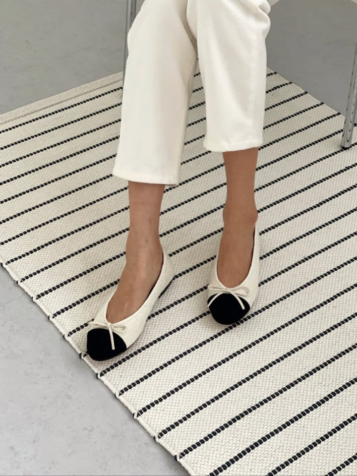 Ssangpa - Korean Women Fashion - #womensfashion - NV 7308 Flats & Ballerinas - 2