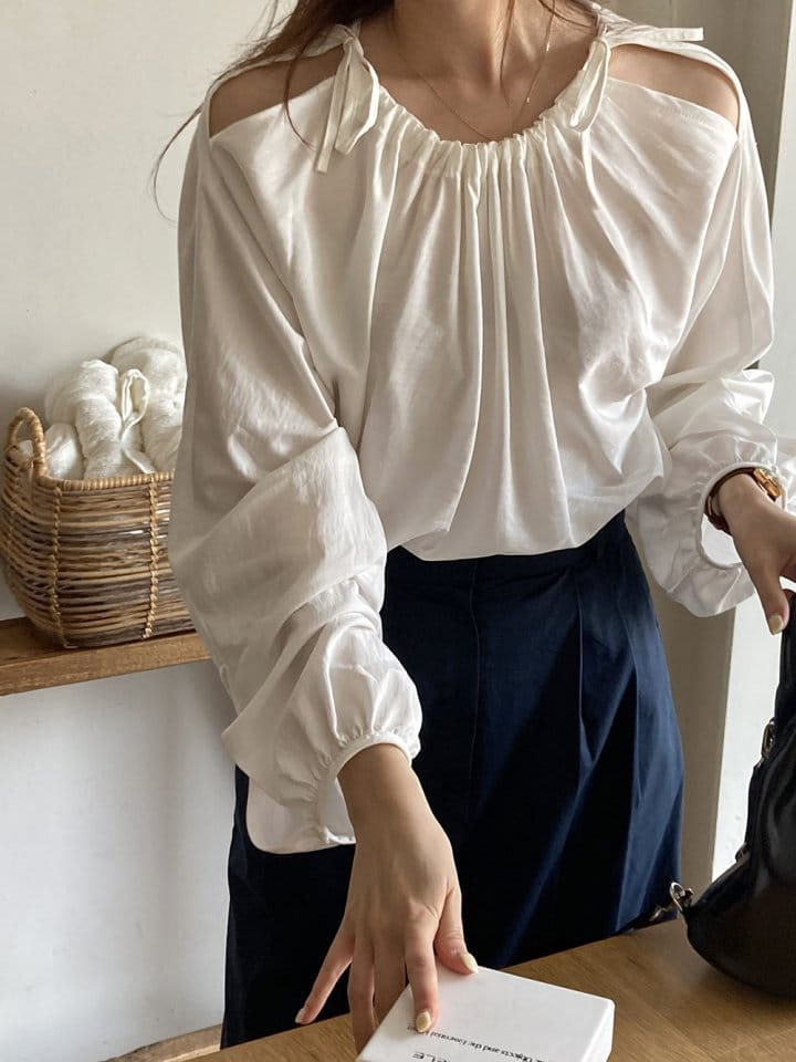 Tahiti - Korean Women Fashion - #romanticstyle - Tater Blouse - 2