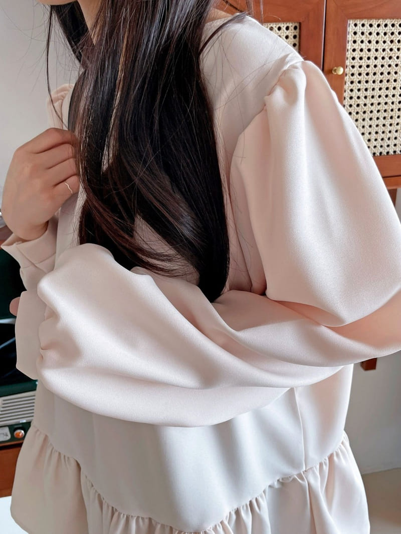 Theggllim - Korean Women Fashion - #momslook - Coco Frill Blouse - 8