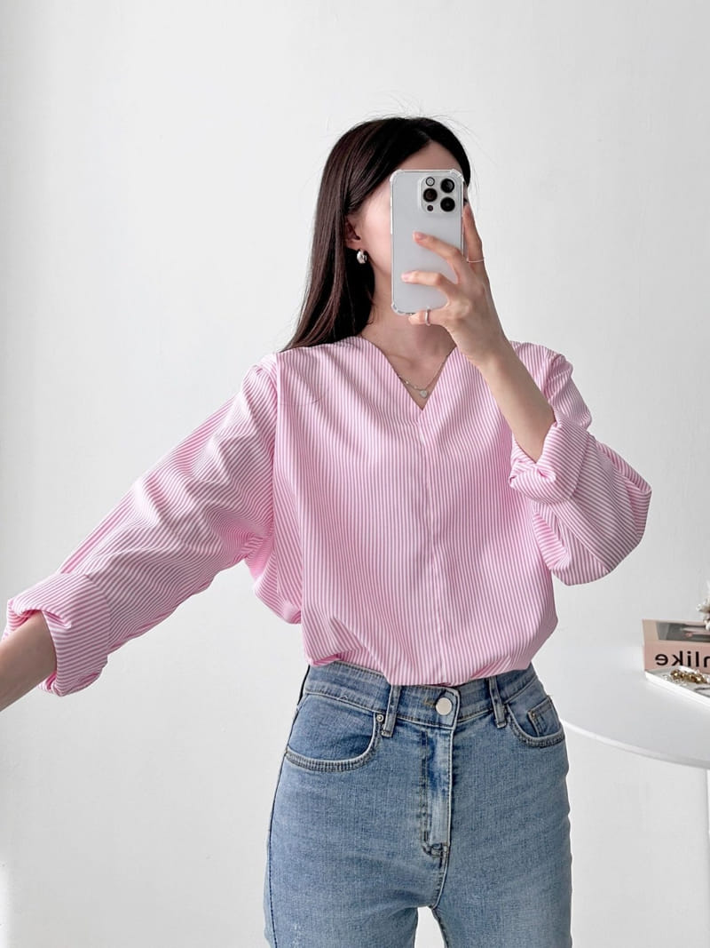 Theggllim - Korean Women Fashion - #momslook - Leo ST Blouse - 7