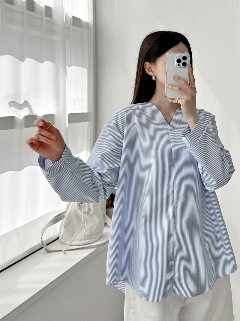 Theggllim - Korean Women Fashion - #thatsdarling - Leo ST Blouse - 4