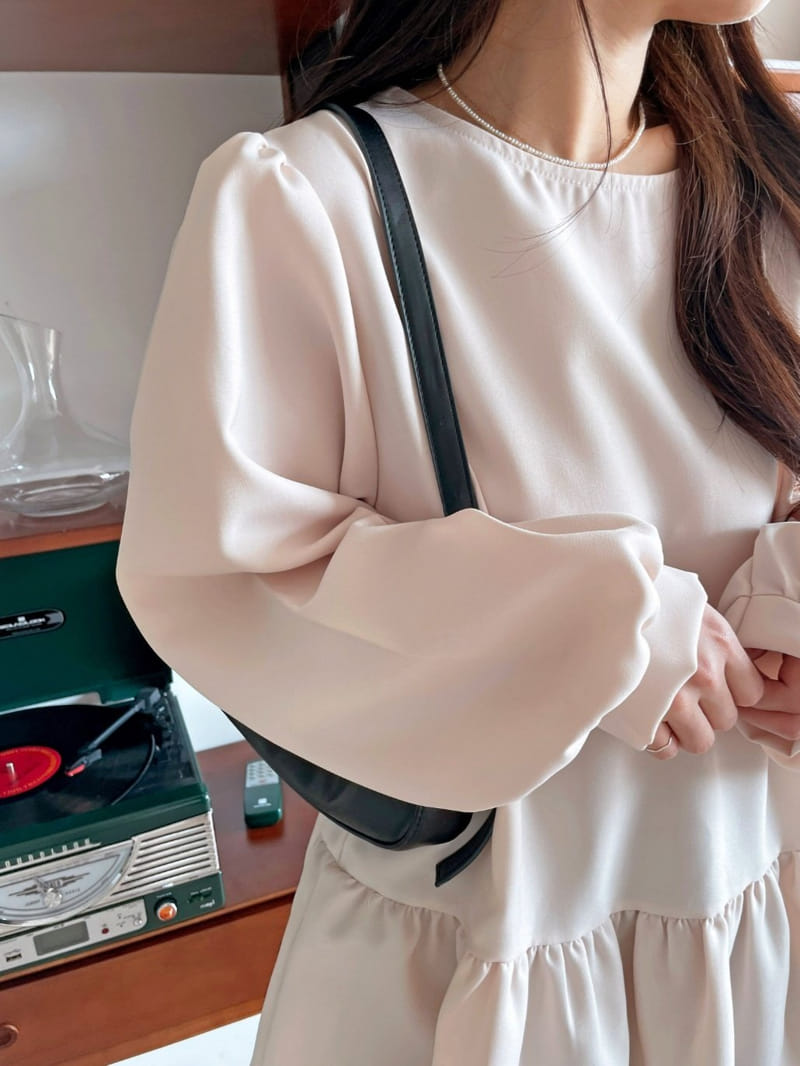 Theggllim - Korean Women Fashion - #womensfashion - Coco Frill Blouse - 7