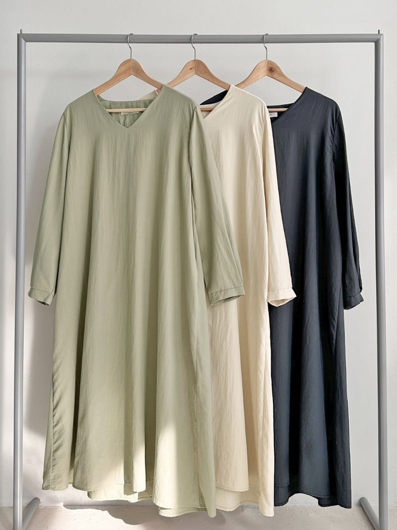 Theggllim - Korean Women Fashion - #momslook - Na Long V Neck One-Piece - 4