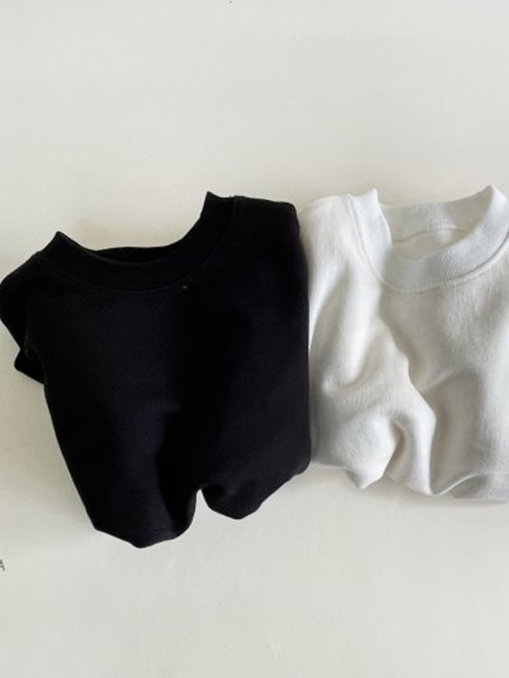 Junior Modern Sweatshirt