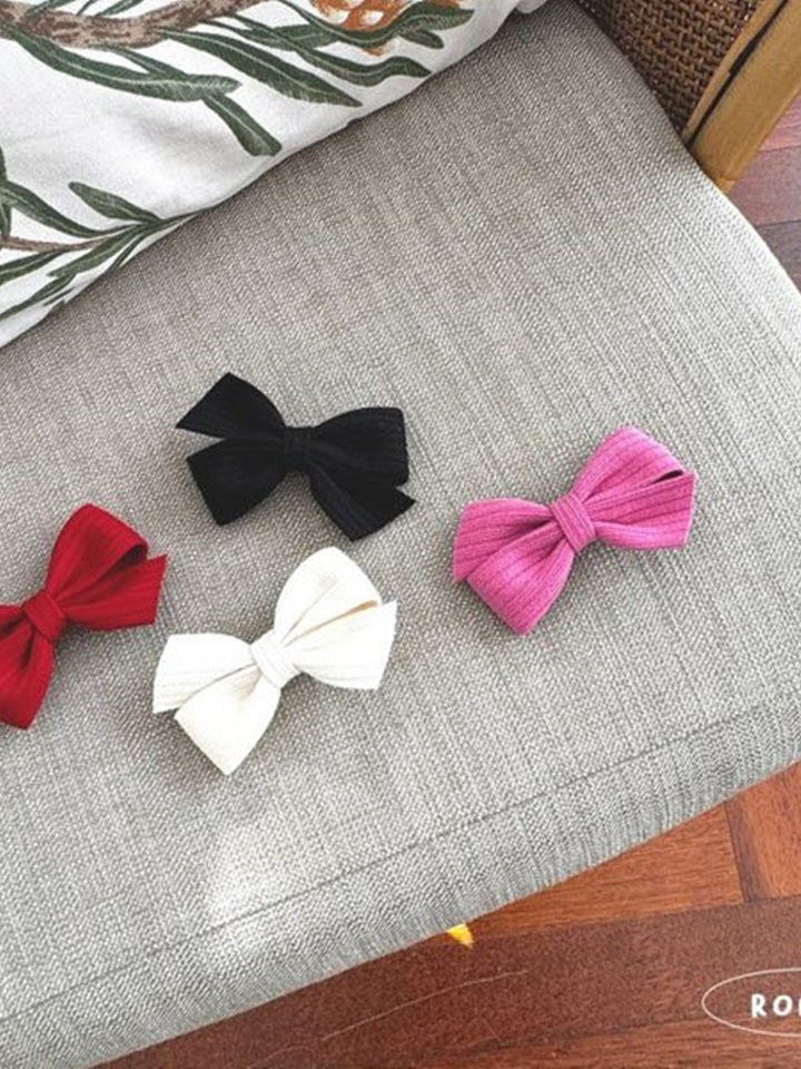 Small Ribbon Pin