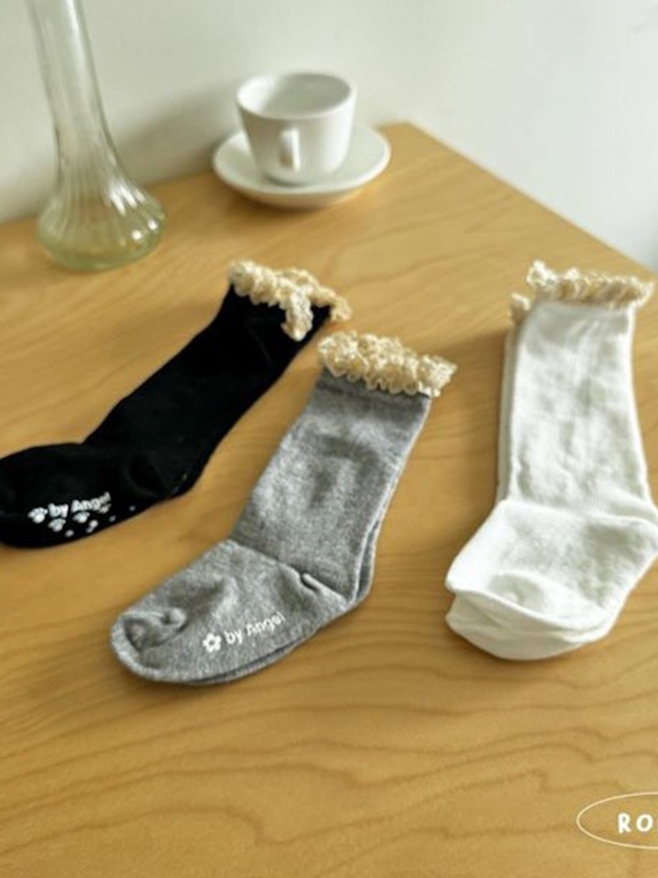 Basic Lace Knee Socks