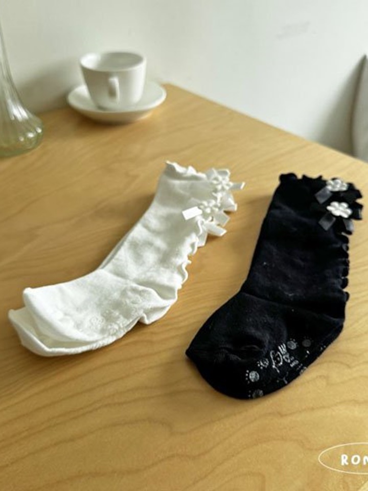 Floral Leaf Ribbon  Socks