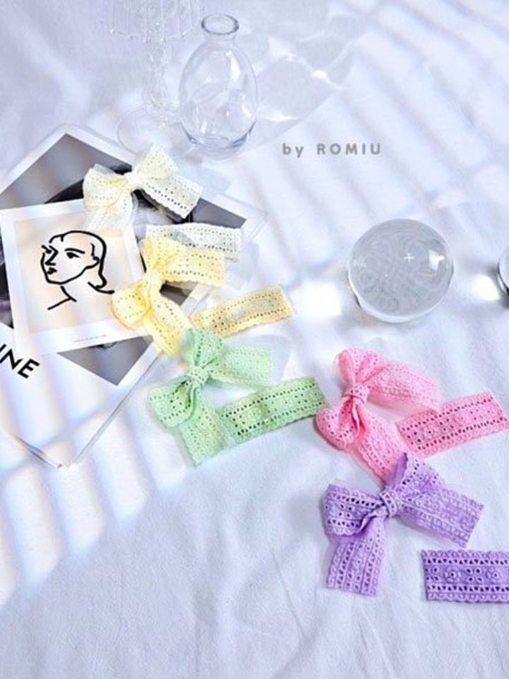 Lace Two Pin