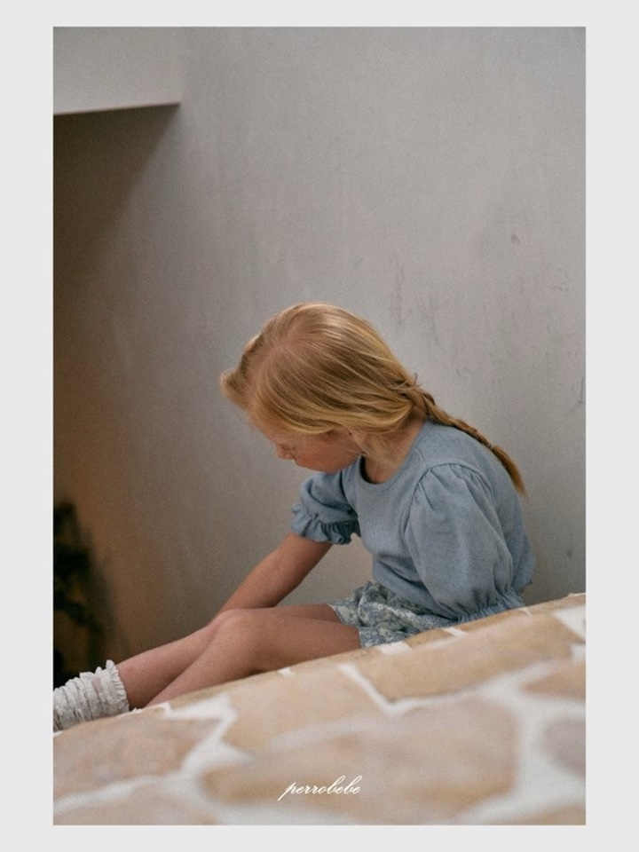 Eze Eyelet Tee
