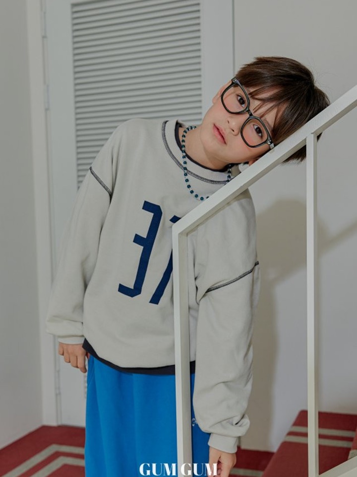 37 Sweatshirt
