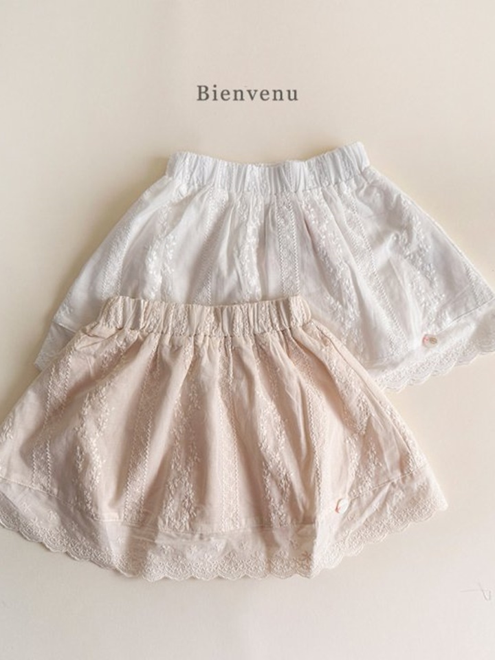 Lace Mini Skirt