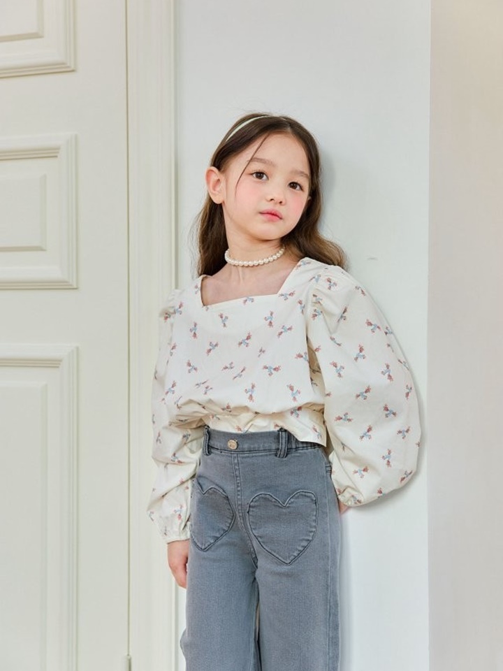 Back Ribbon Blouse