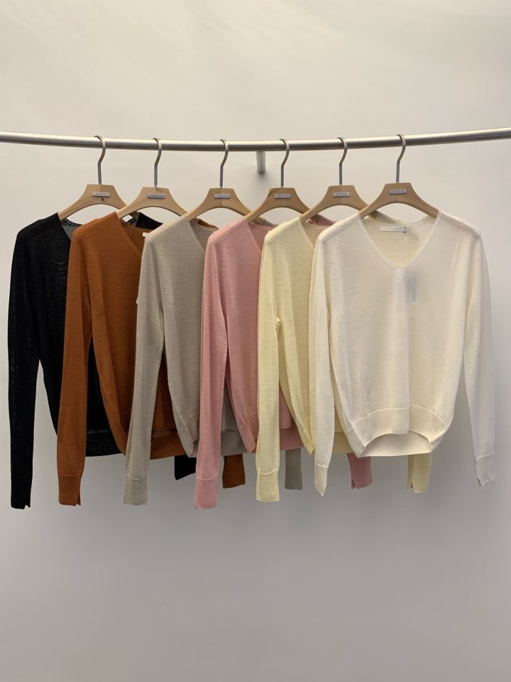 Holga V Neck Long Sleeve Knit
