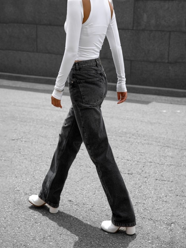 Back Split Detail Washed Black Straight Denim Jeans