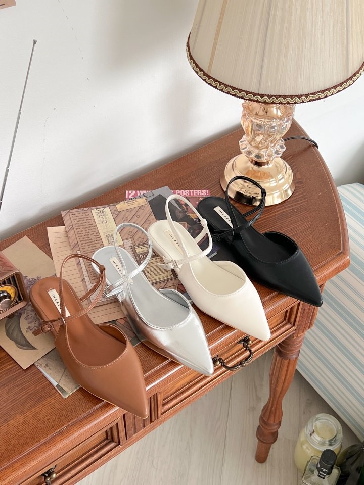 2400 Slipper & Sandals