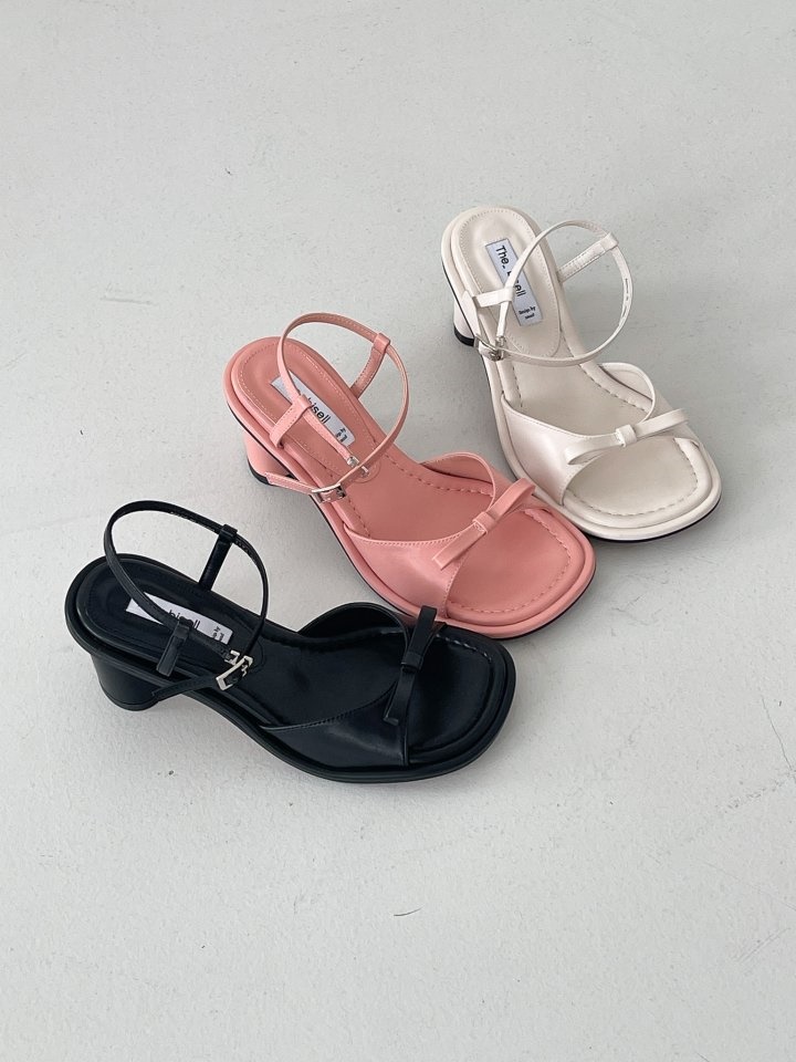1154 Slipper & Sandals