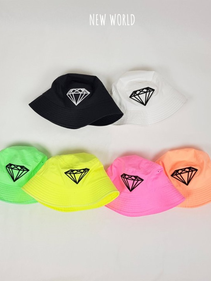 Neon Dia Bucket Hat