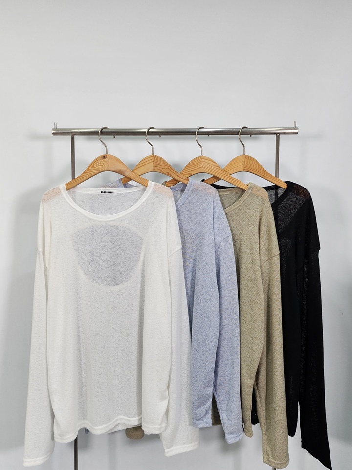 Back Slit Long Sleeve Tee