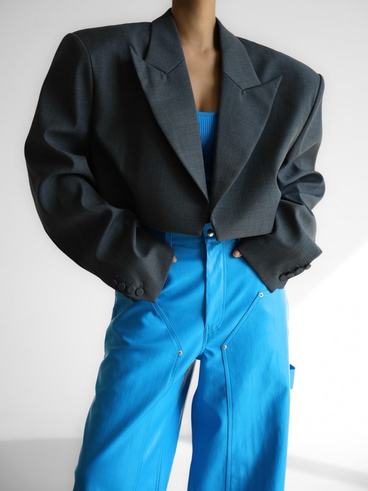W Peaked Lapel Buttonless Cropped Blazer