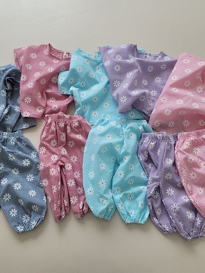 Daisy Gojaeng Top Bottom Set