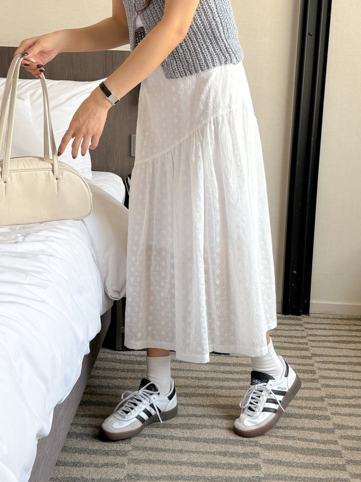 Embroidery Long Skirt