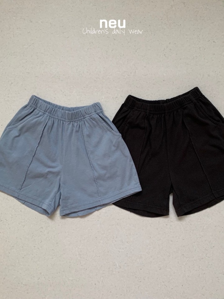 Half Pintuck Pants