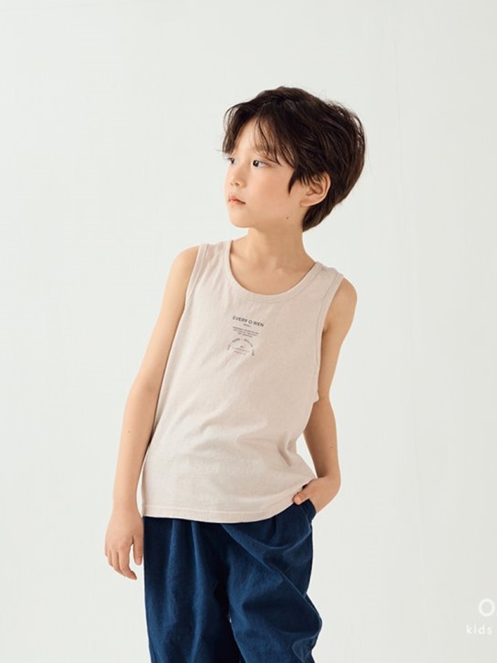 Day Slit Sleeveless Tee