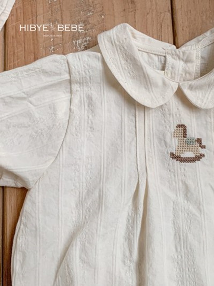 Bebe Leo Embroidery Body Suit