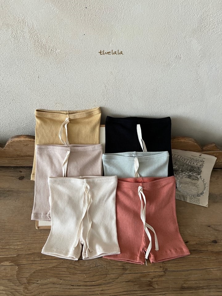 String Short Leggings