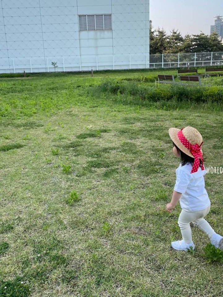 Straw Dot Hat