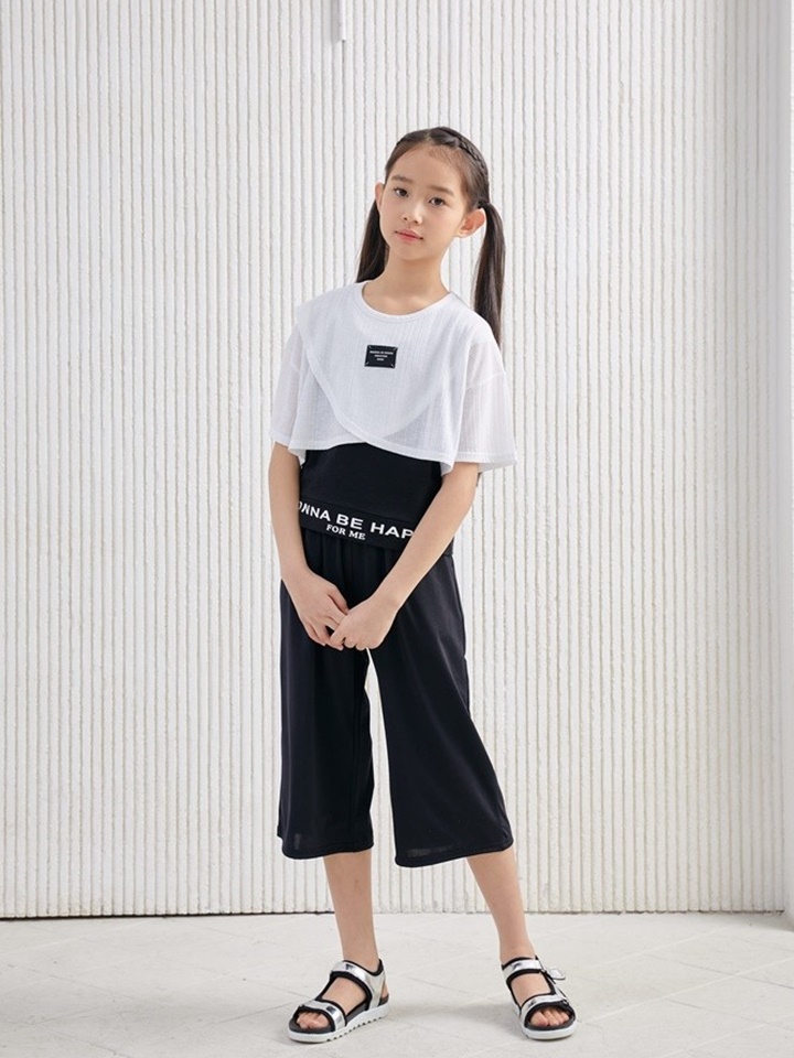 Label Wide Cropped Shorts