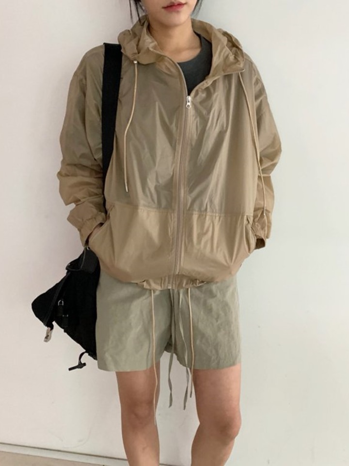 Arc Windbreaker