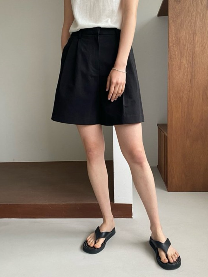 Cotton Twill Pintuck Shorts