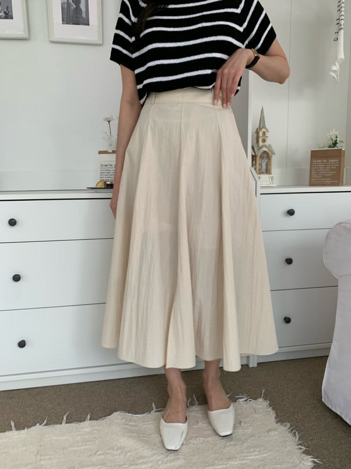 Allu - Korean Women Fashion - #vintagekidsstyle - Sleek Hool Skirt - 4