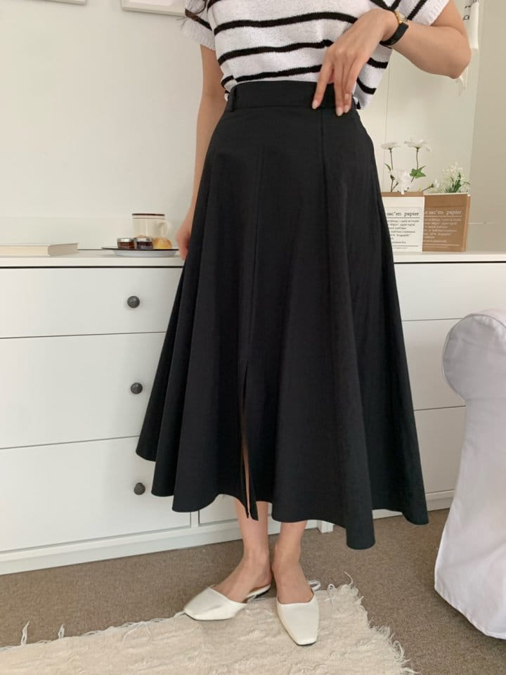 Allu - Korean Women Fashion - #womensfashion - Sleek Hool Skirt - 11