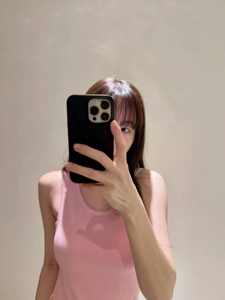 Binus - Korean Women Fashion - #momslook - Mango Sleeveless Tee - 9