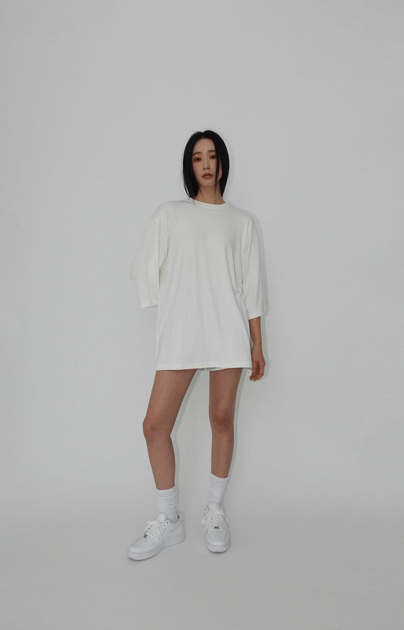 Black Fuchsia - Korean Women Fashion - #momslook - Short Sleeve Muzi Long Tee - 3