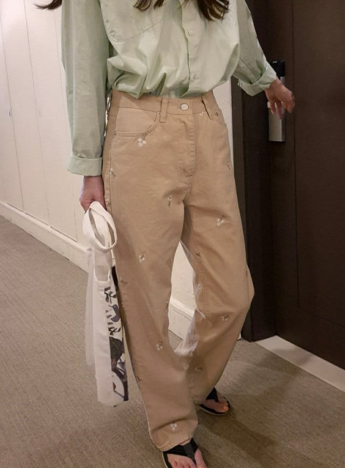 Buttering - Korean Women Fashion - #momslook - Day Embroidery Pants - 3